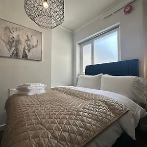 https://taff-waterside-premier-apartments.cardiffhotelswales.com