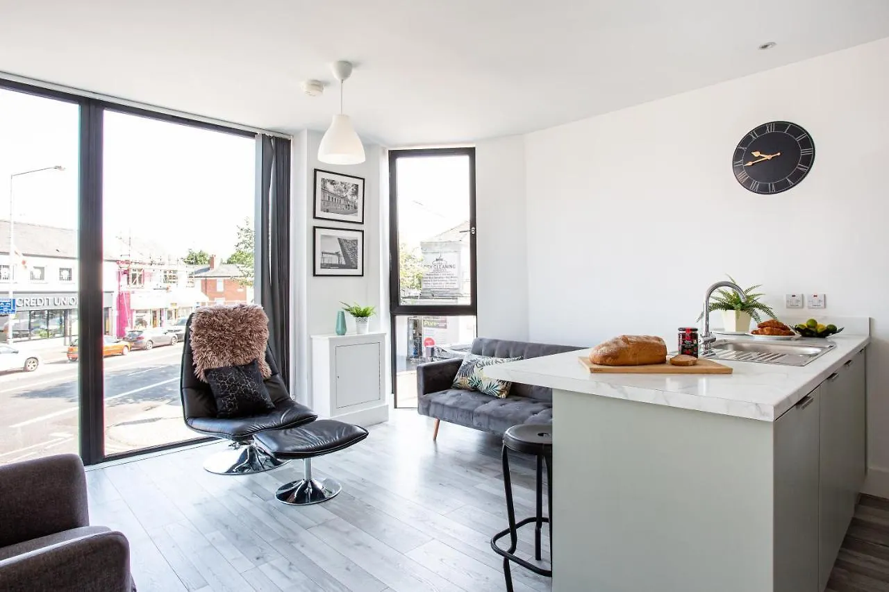 Luxury Fully Equipped Kitchen Ormeau Park Apartment Belfast