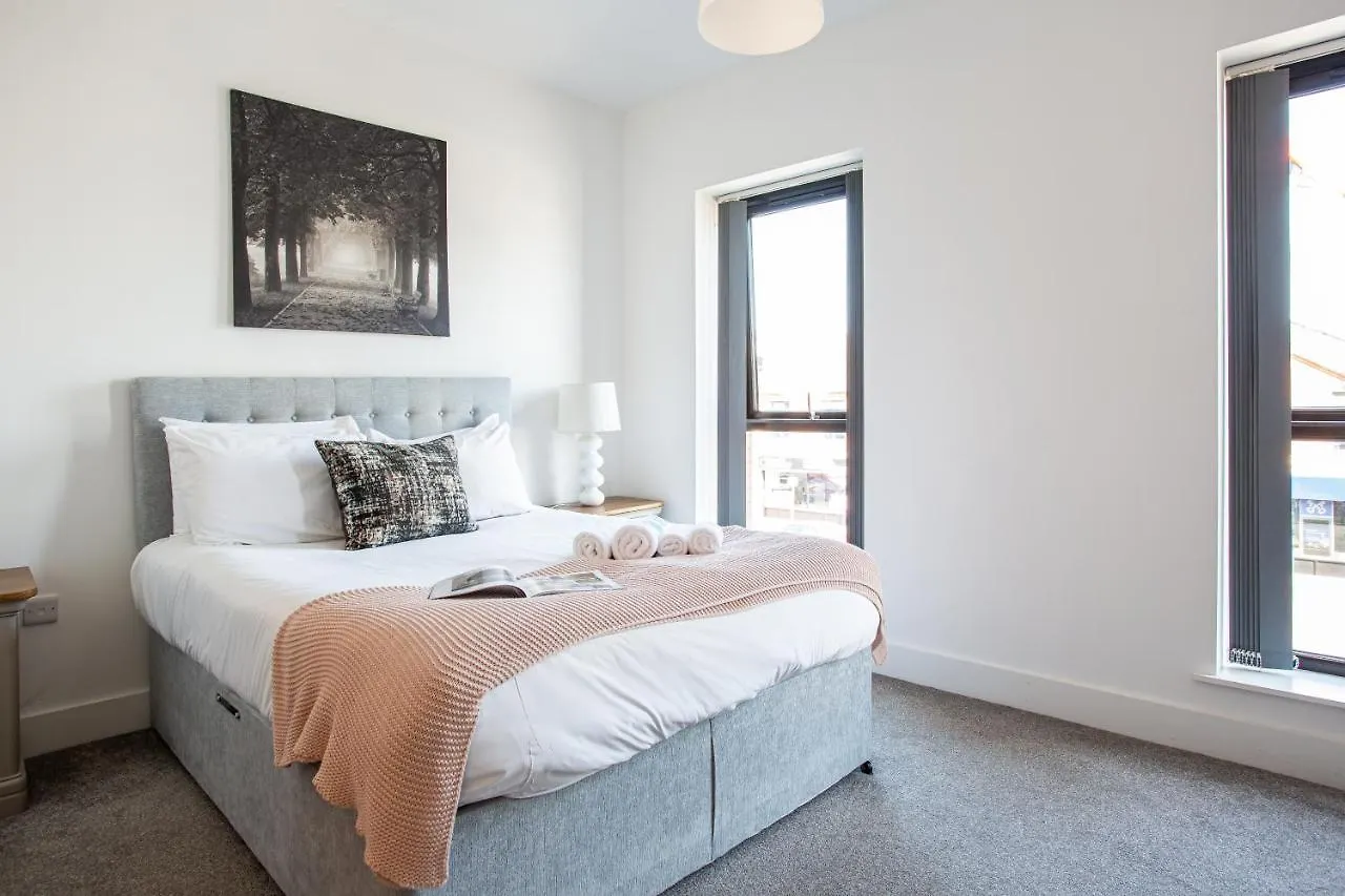 Luxury Fully Equipped Kitchen Ormeau Park Apartment Belfast 0*,  United Kingdom